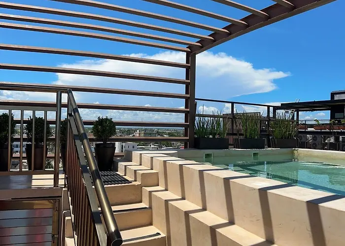 Apartment Rooftop Pool & Ocean Views Near 5th Ave *